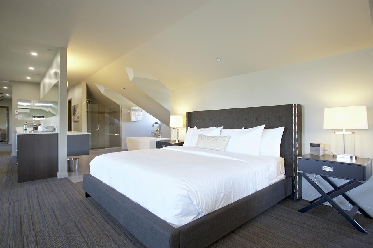 British Hotel And Public House 가티노 외부 사진